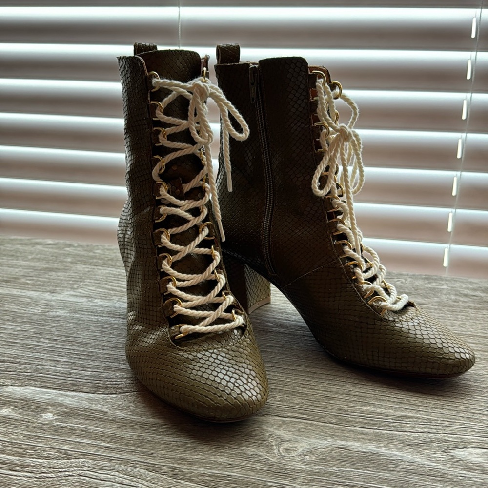 Rare Sezane Olive Green Snakeskin Lace-Up Ankle Boots with Cream Laces